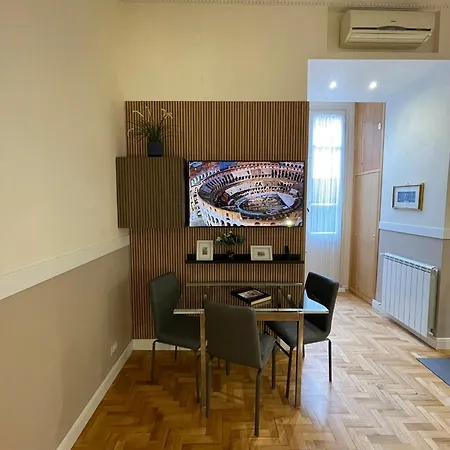 Elian In The Center Of #3 Colosseo Apartment *