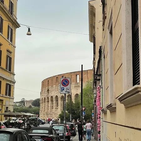 Elian In The Center Of #3 Colosseo